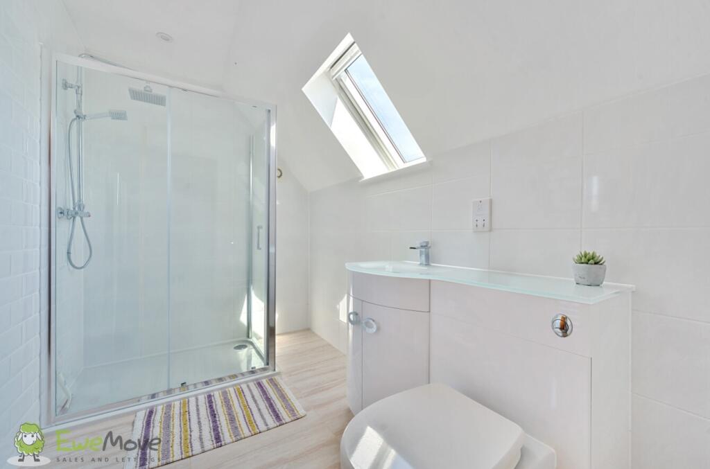 Ensuite to Bedroom 2