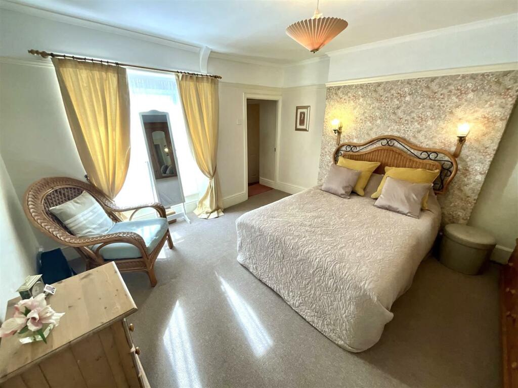 REAR BEDROOM 2