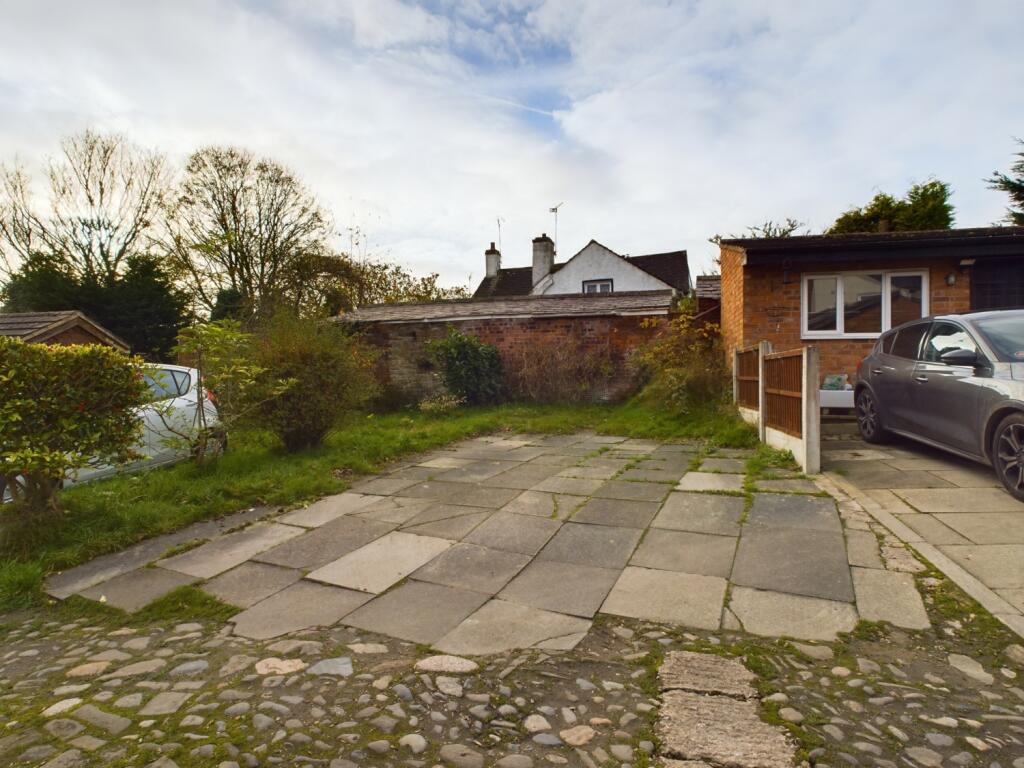 CAM04634G0-PR0005-STILL015