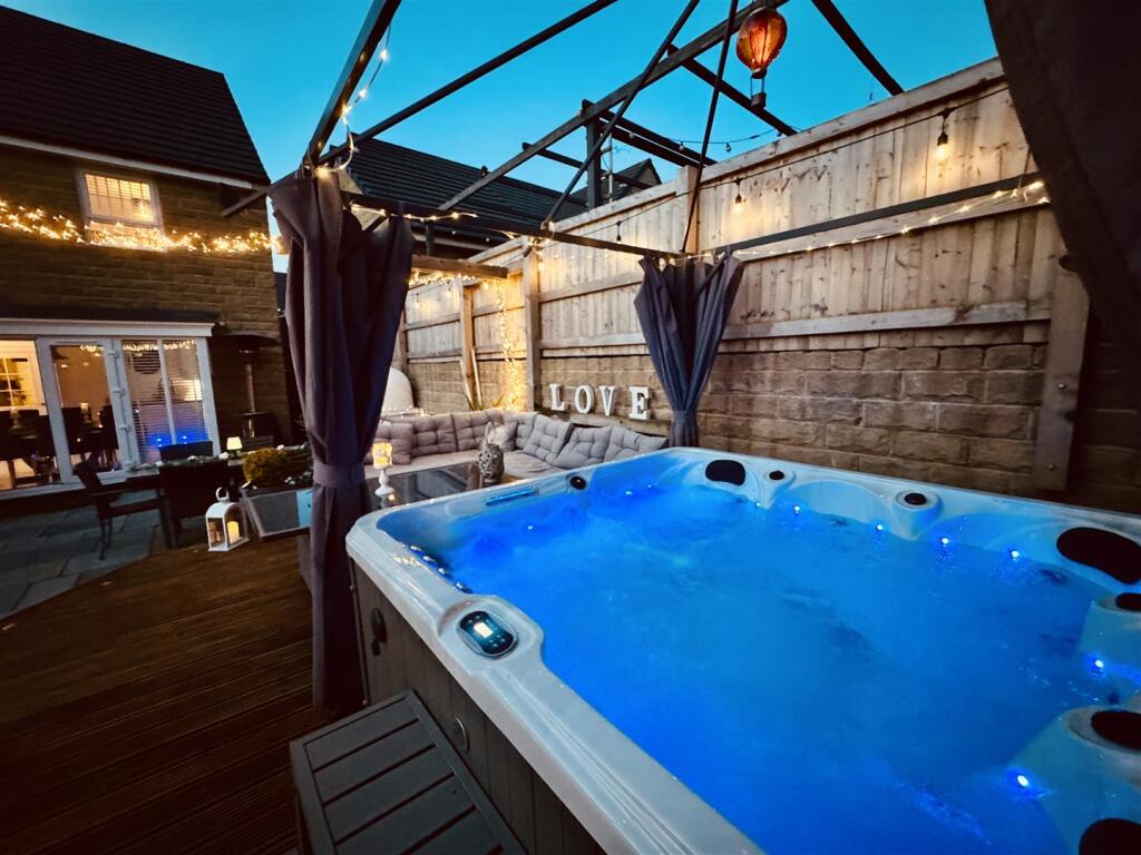 Hot Tub - Twilight