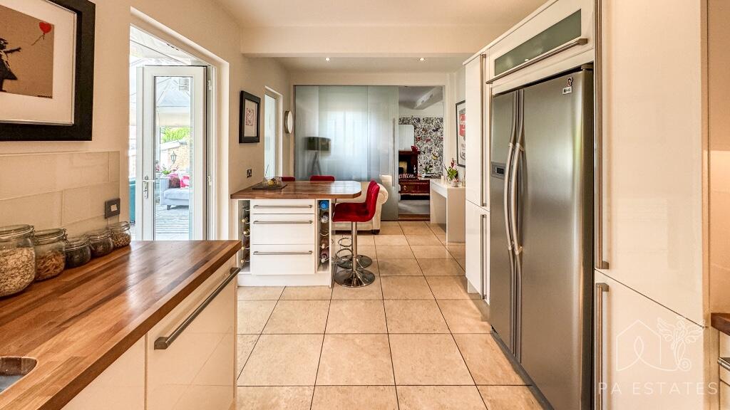 Dining kitchen.