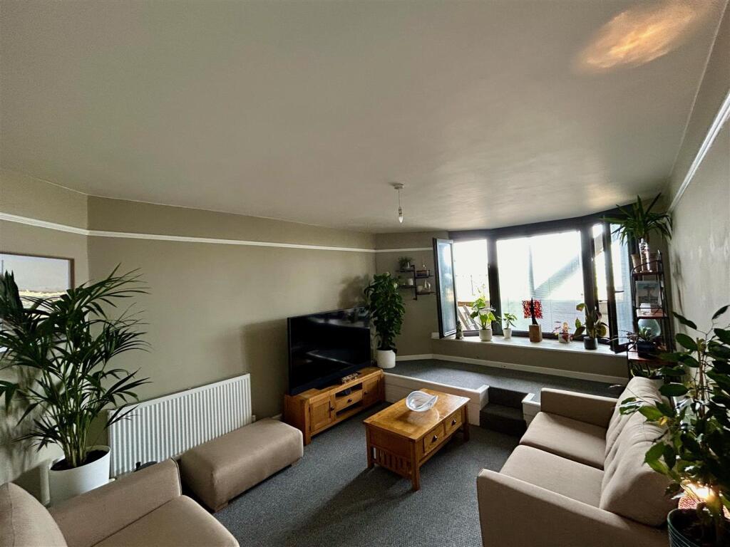 Living room new.jpg