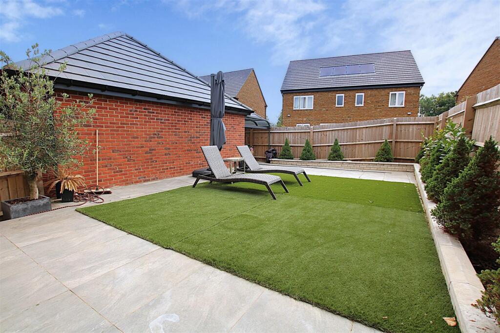 29 Watermill Way Garden.JPG