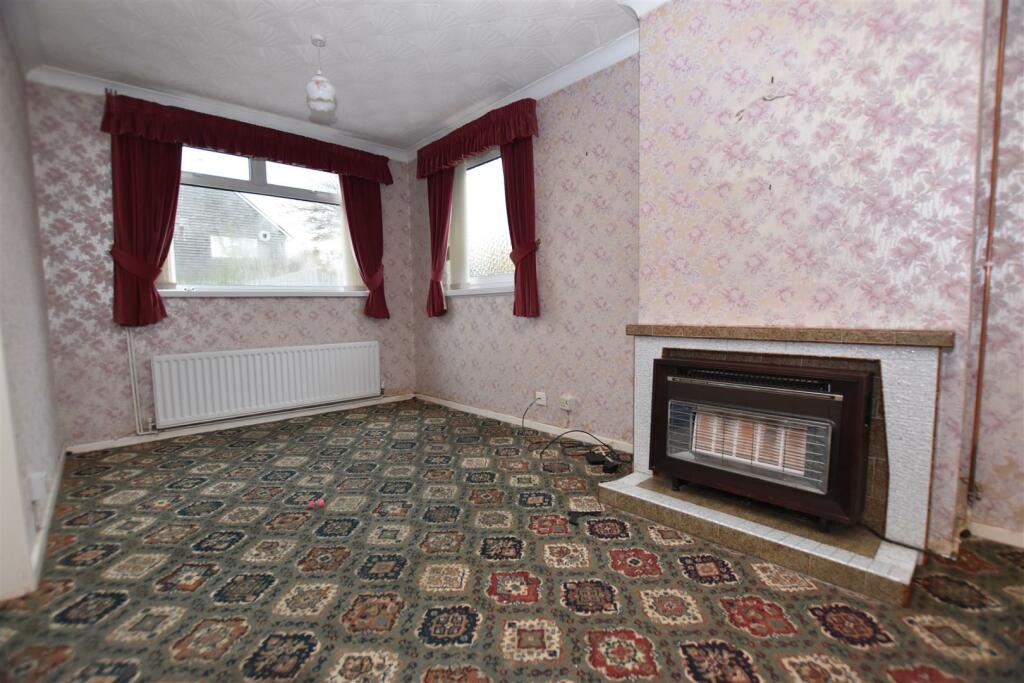 Dining Area.JPG