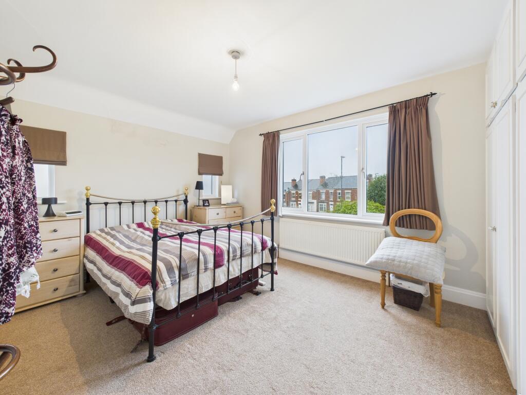 CAM04825G0-PR0192-STILL011