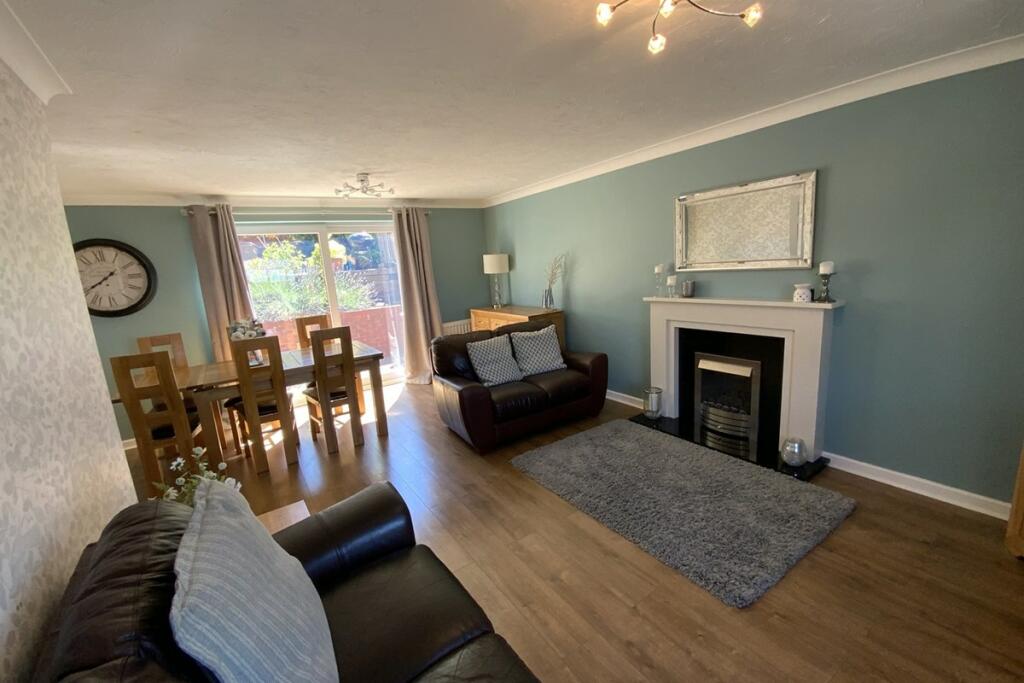 living room/dining r
