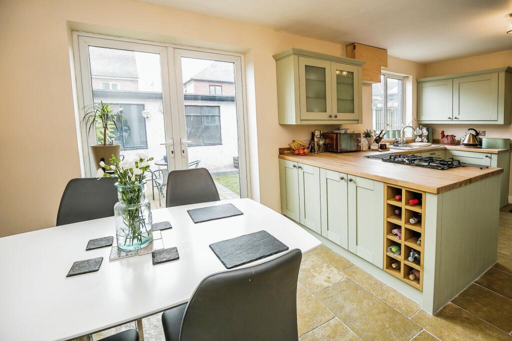Kitchen/Dining Room