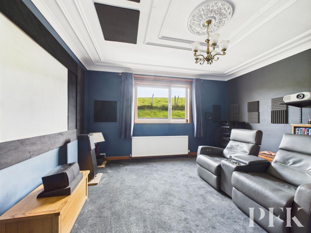 Reception Room/Bedroom