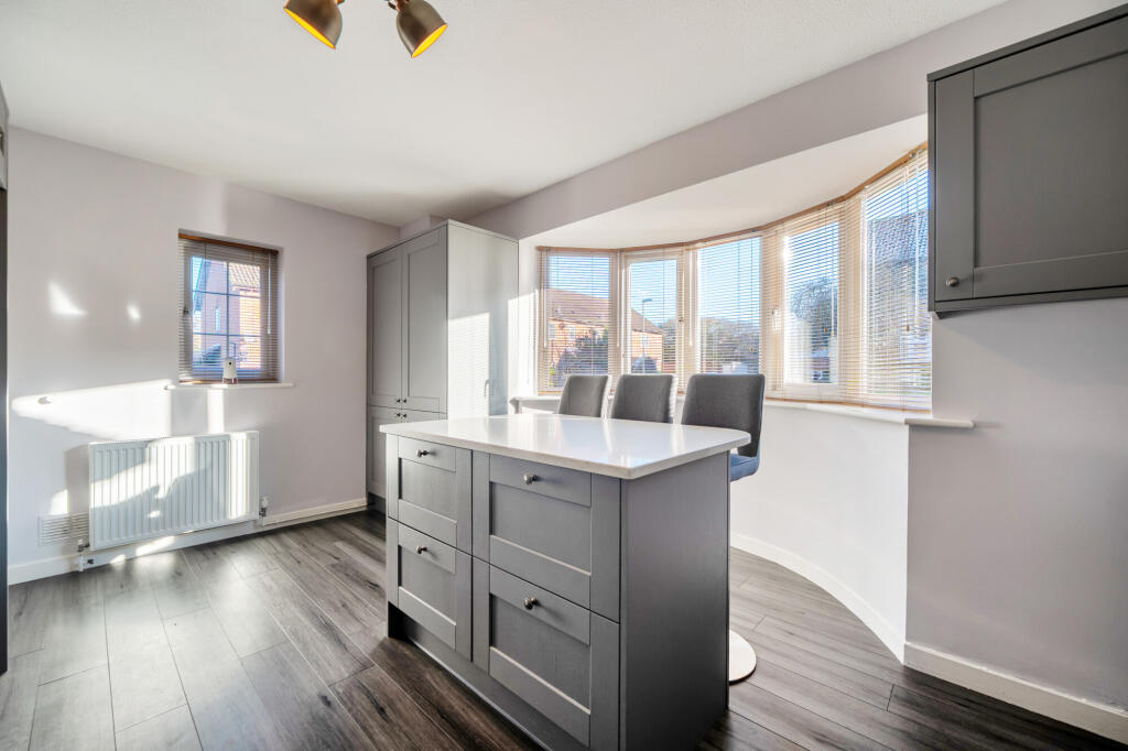 Hurst Close, Liphook, GU30