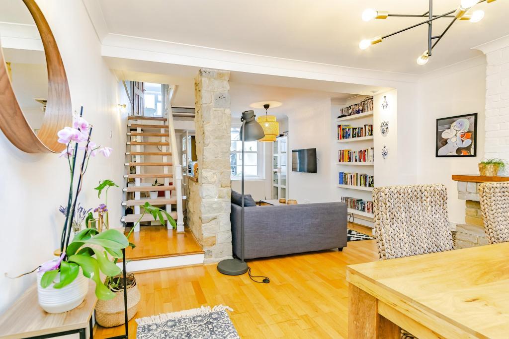 Lounge/Dining Room