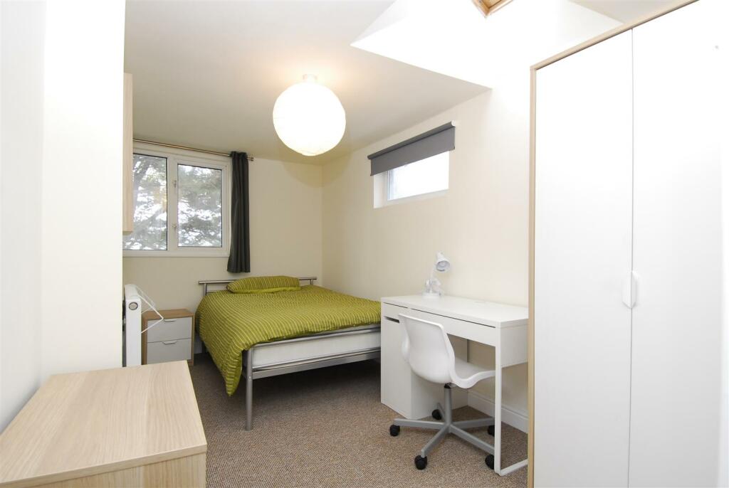 16CliftonPlace003.JPG