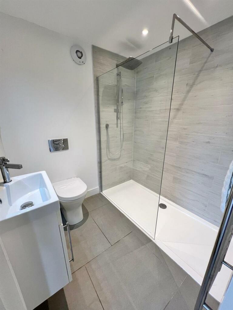 Cloakroom/ Shower