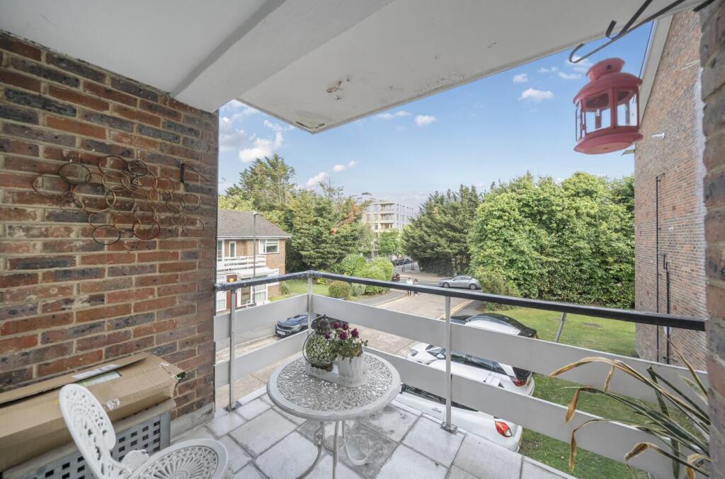 Davidson Frost-Wellings, DFW, White House Drive, B