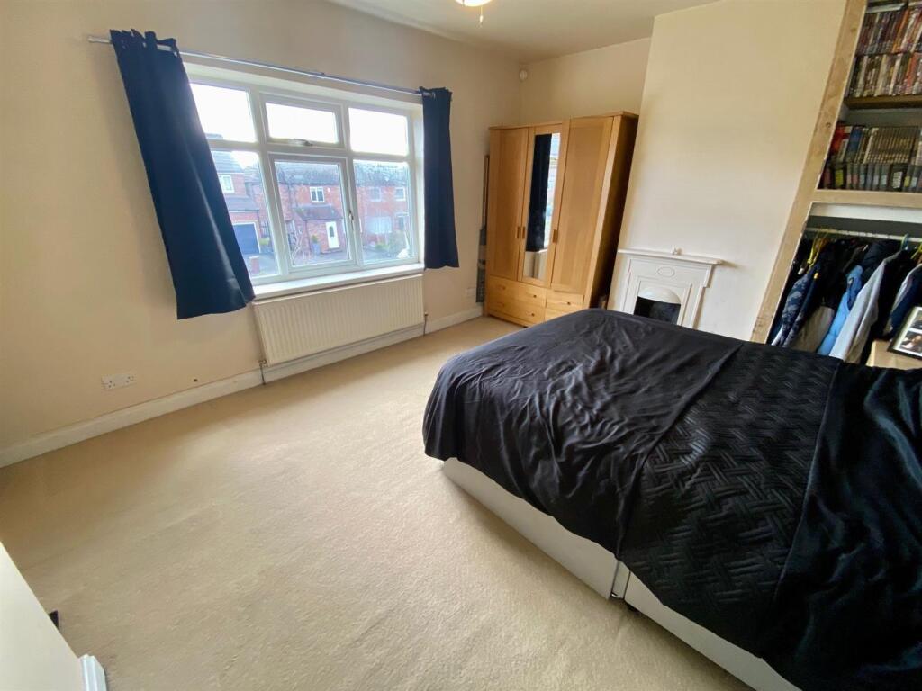 bed 1.jpg
