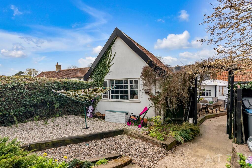 The White House The Street Westleton IP17 3AD (57)