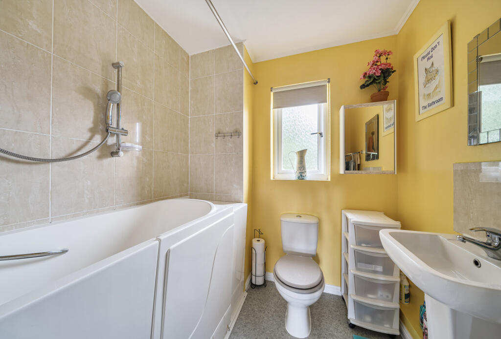 1335665-6-6895b78...