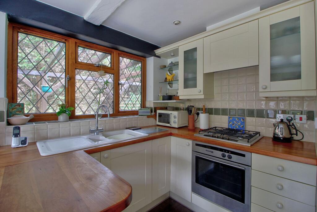 Annex kitchen &amp; breakfast bar