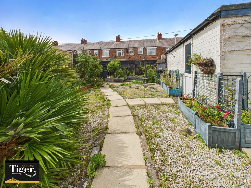 CAM02176G0-PR0662...