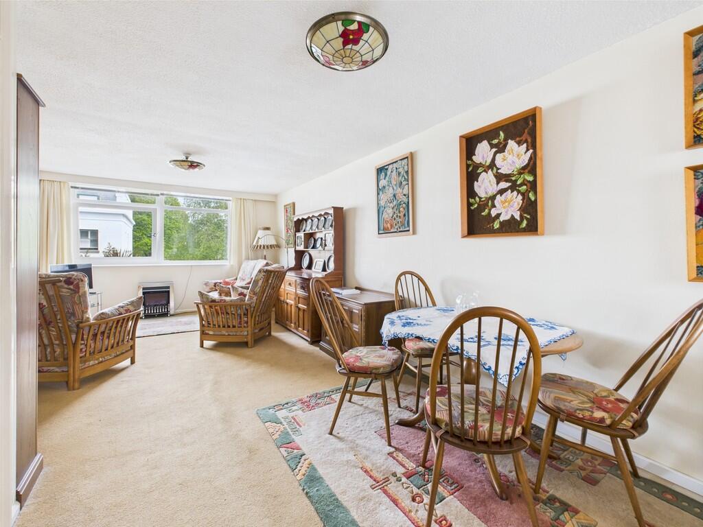 CAM03974G0-PR0135...