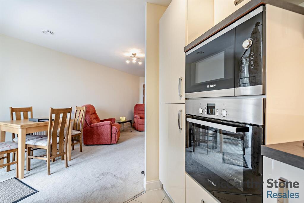 8649000-interior03-800.jpg