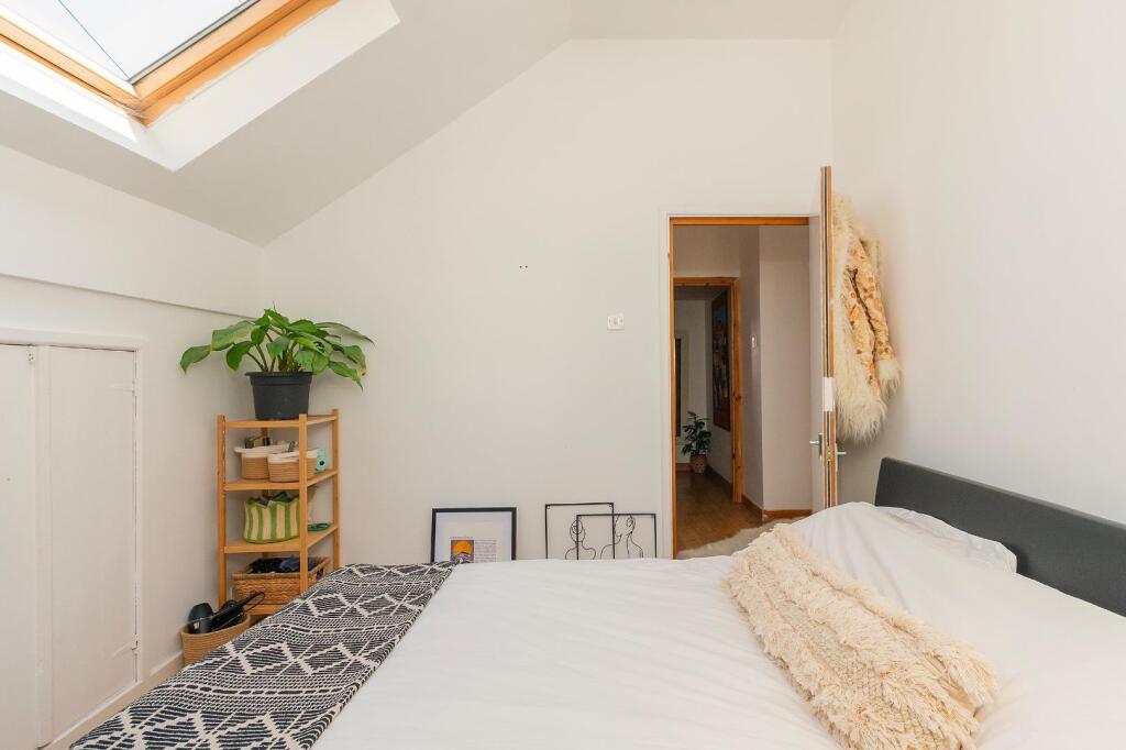 1S5L1CM - Bedroom C.jpg