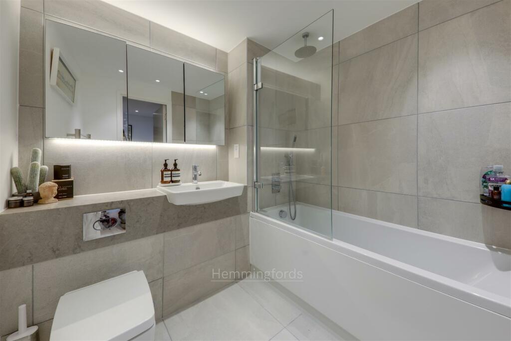01-54e181778-JJ-HMF-Flat 12 Ann St-1-logo.jpg