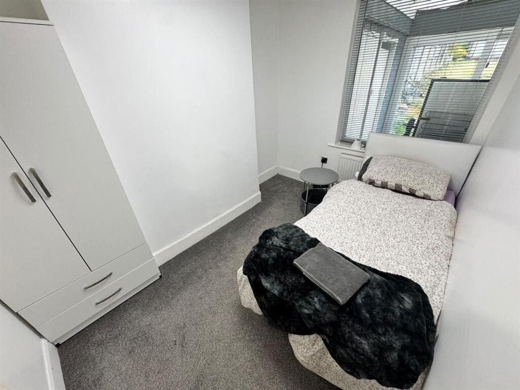 BEDROOM (GROUND FLOOR)