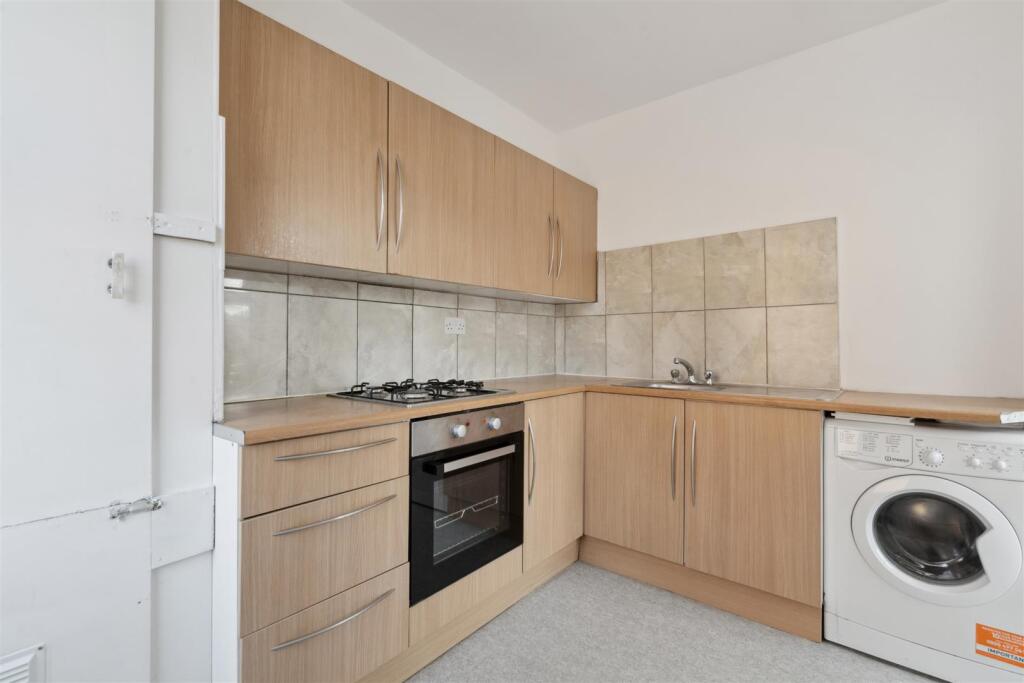24a Glenburnie Road SW17 kitchen 1b.jpg