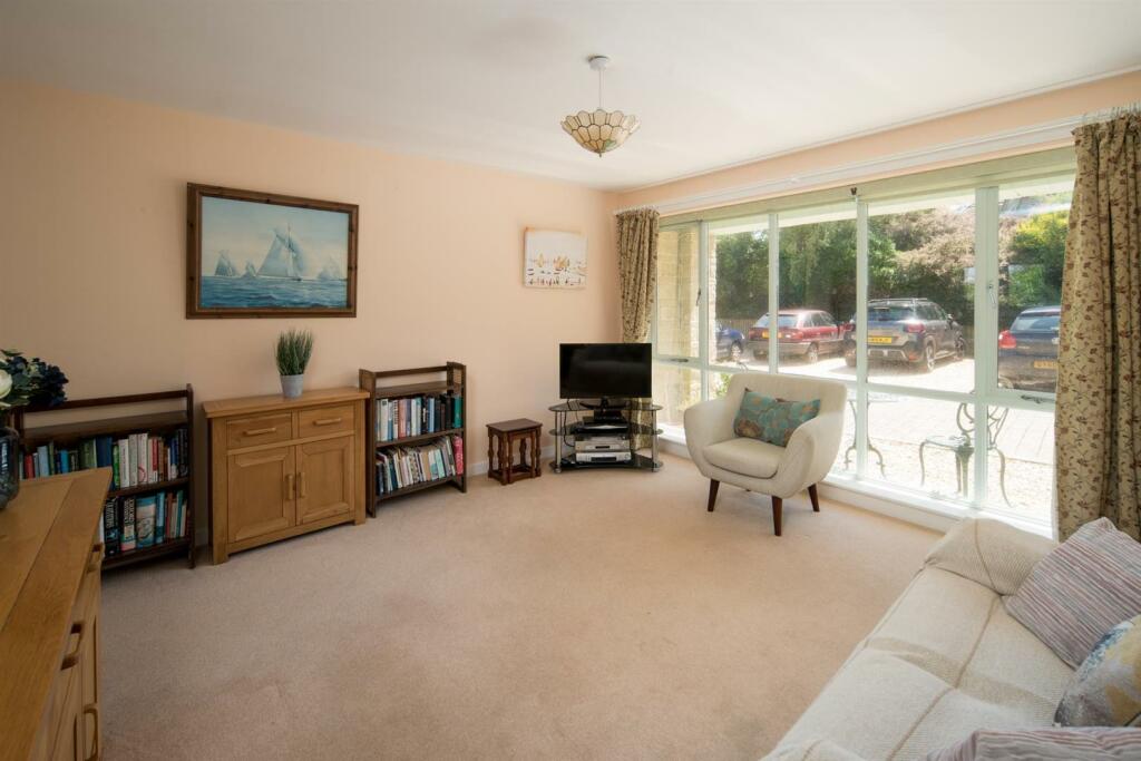 Sitting Room..jpeg