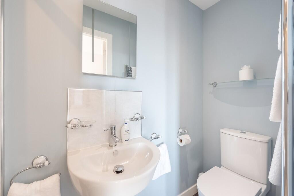 Upper en-suite