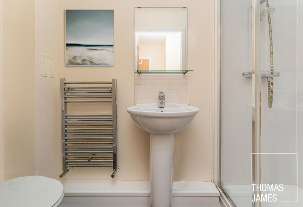 Wenlock House, shower room 