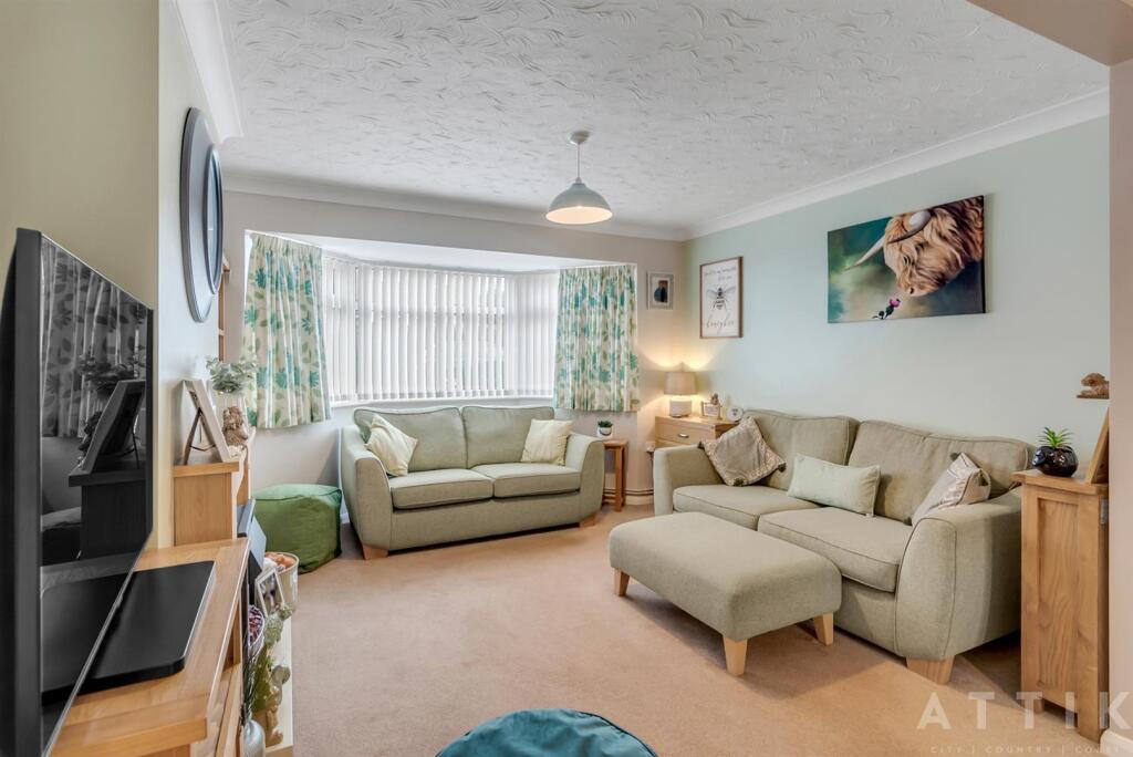 9 Bedingfield Crescent Halesworth IP19 8DZ (7).jpg