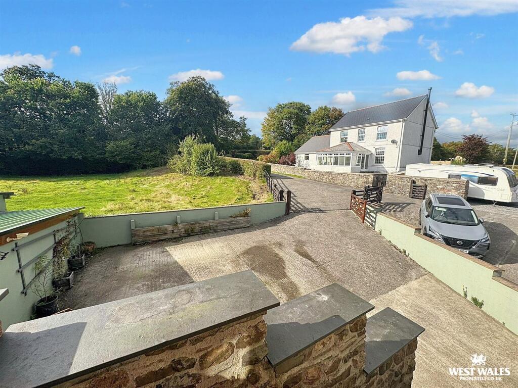 WhatsApp Image 2025-09-29 at 11.28.09 (1).jpg