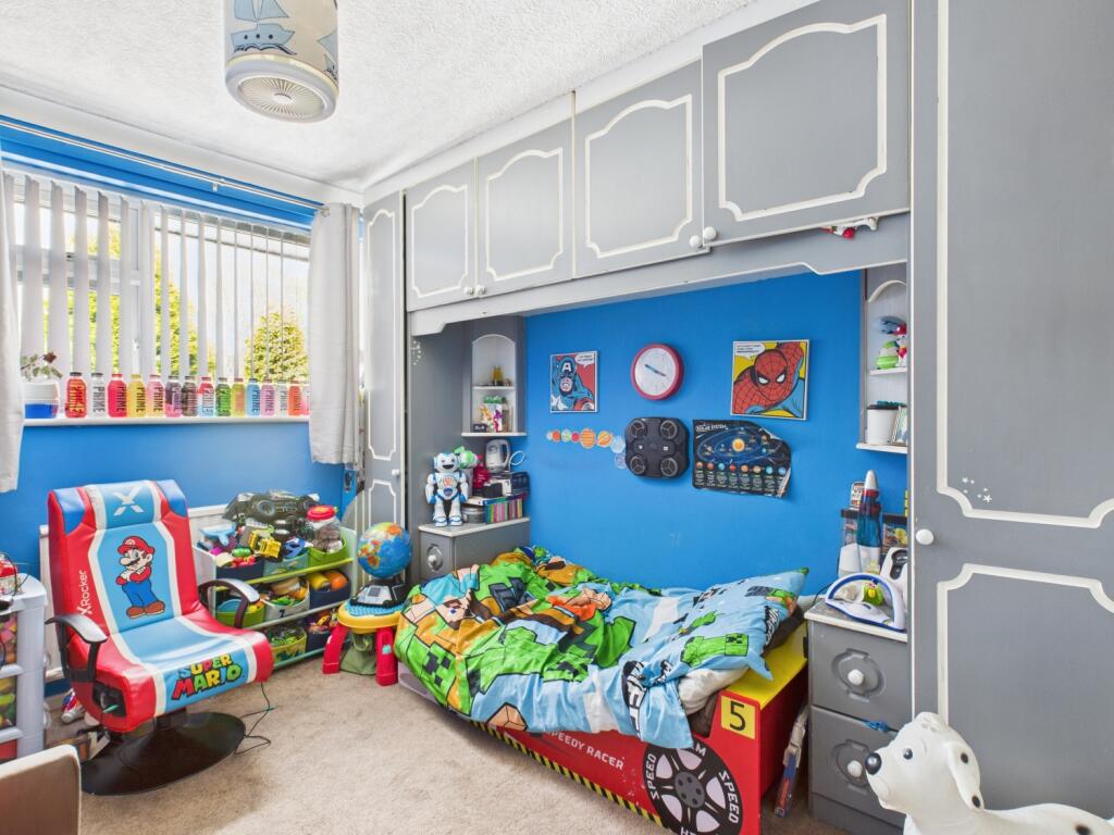 CAM03729G0-PR0029-STILL020