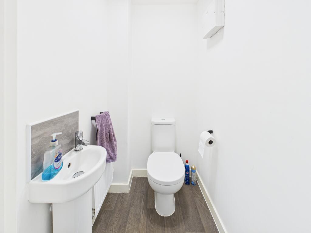 Cloakroom/WC