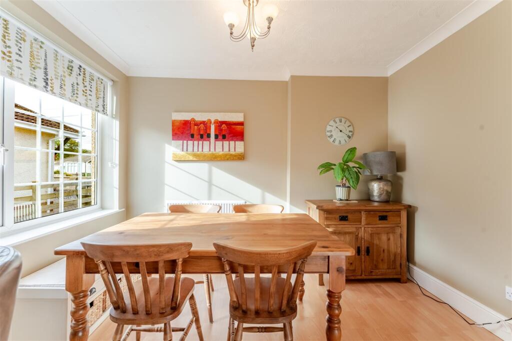 28 Bishops Road, BS49 4NG 12.jpg