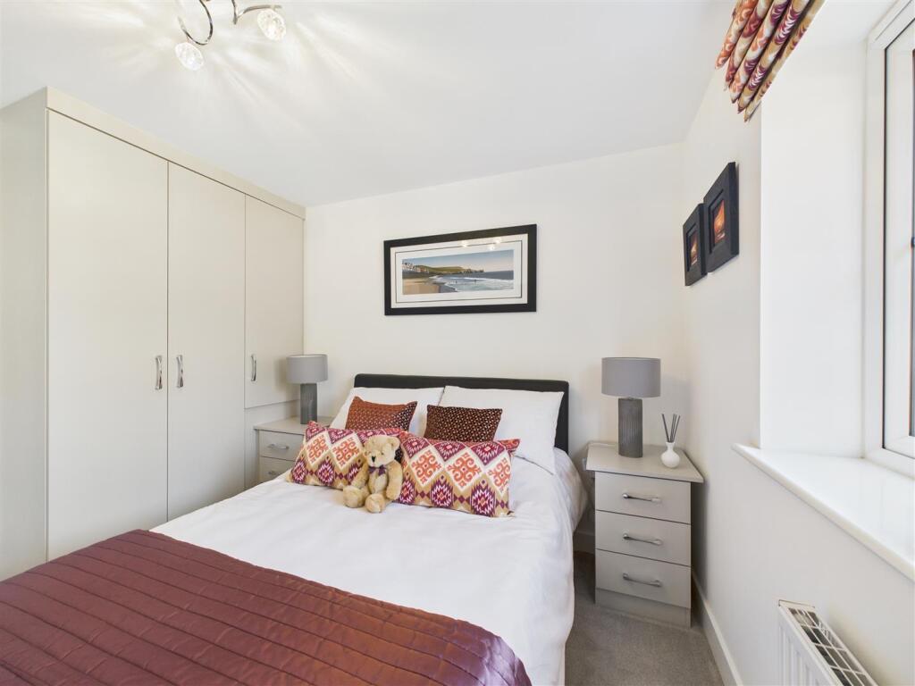BEDROOM 2
