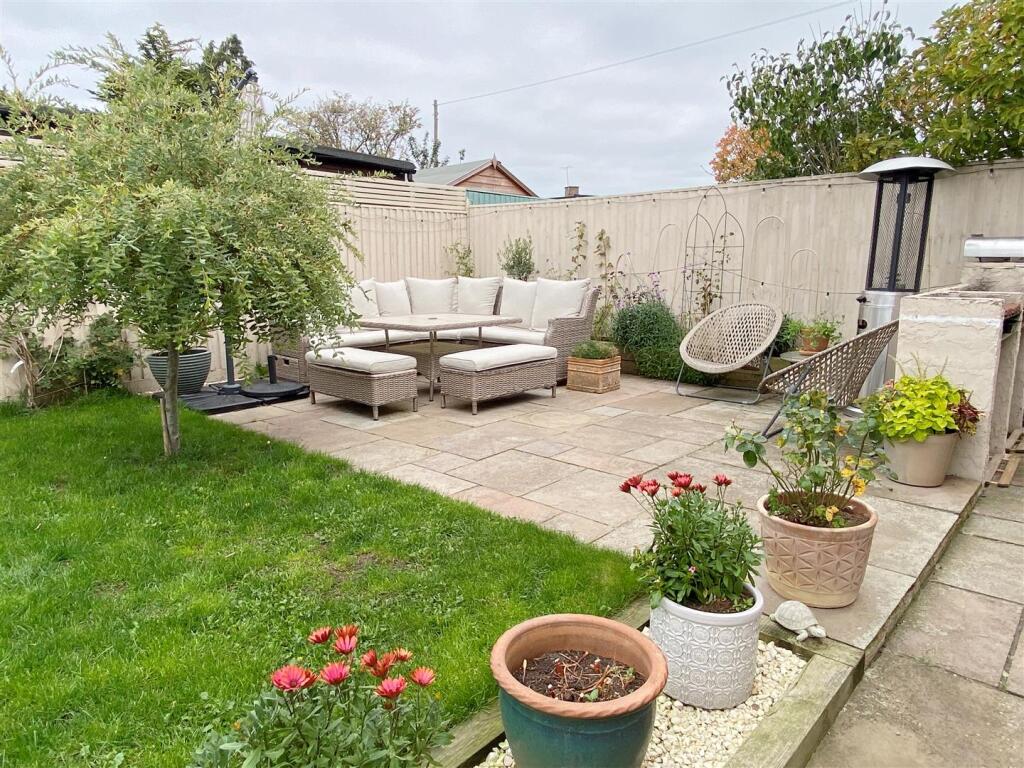 Grd seating area 1.jpeg