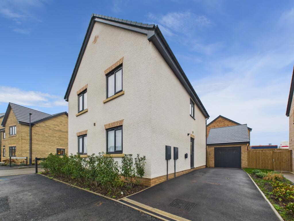 CAM02871G0-PR0689-STILL014