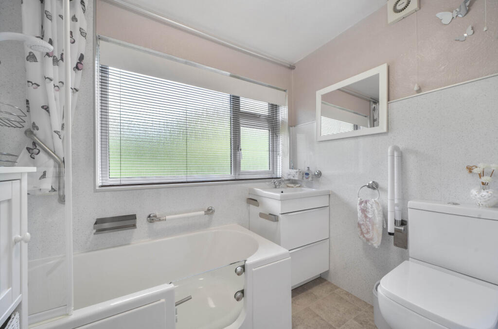 1303915-7-6841a1a...