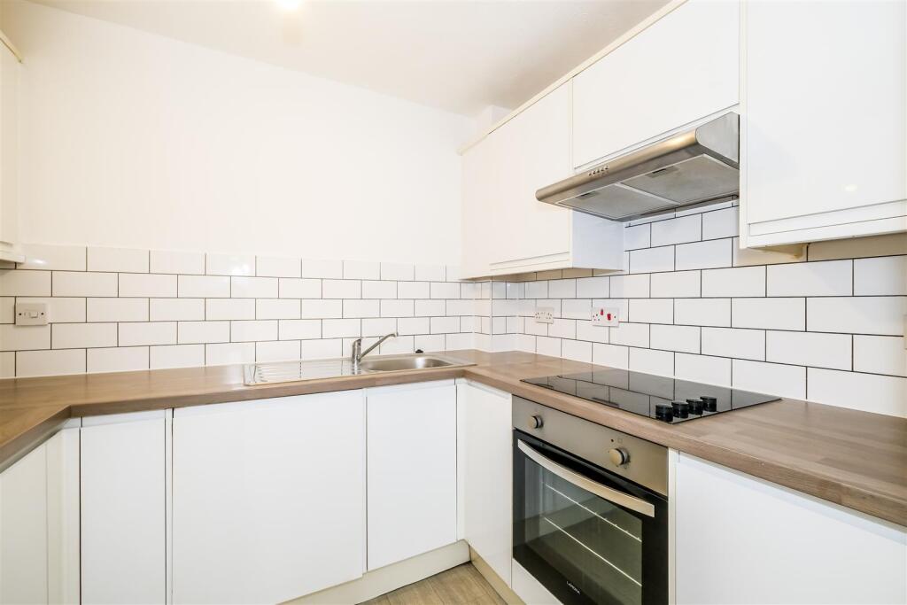 61 Latchingdon court-8.jpg