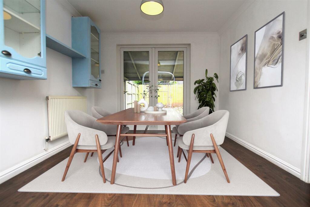 dining 1.jpg