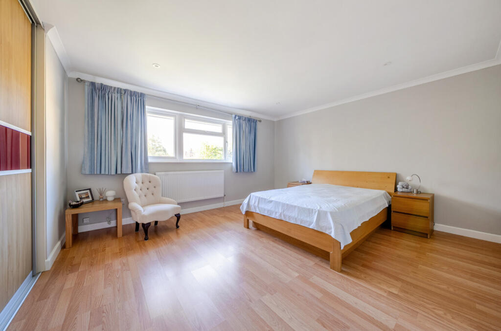 1384608-16-692045...