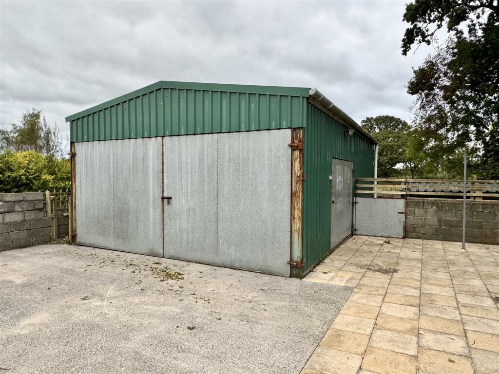 GARAGE/WORKSHOP