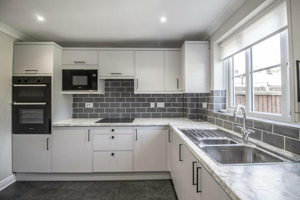 56 Cotton Lane [Kitchen 01].jpg