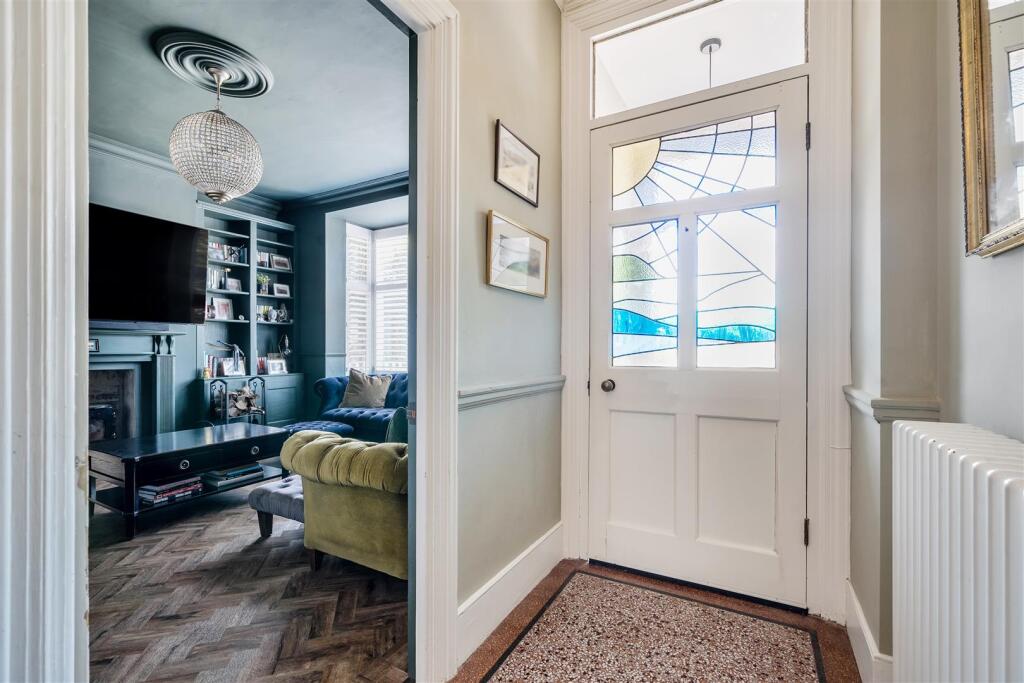For Sale by Aspire Residential | Broadwater Road