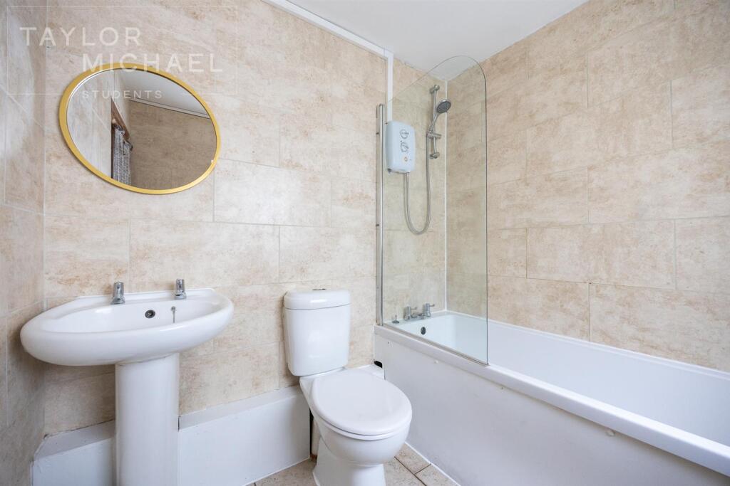 Flat 2_40 St James Street_240325_WM-6.jpg