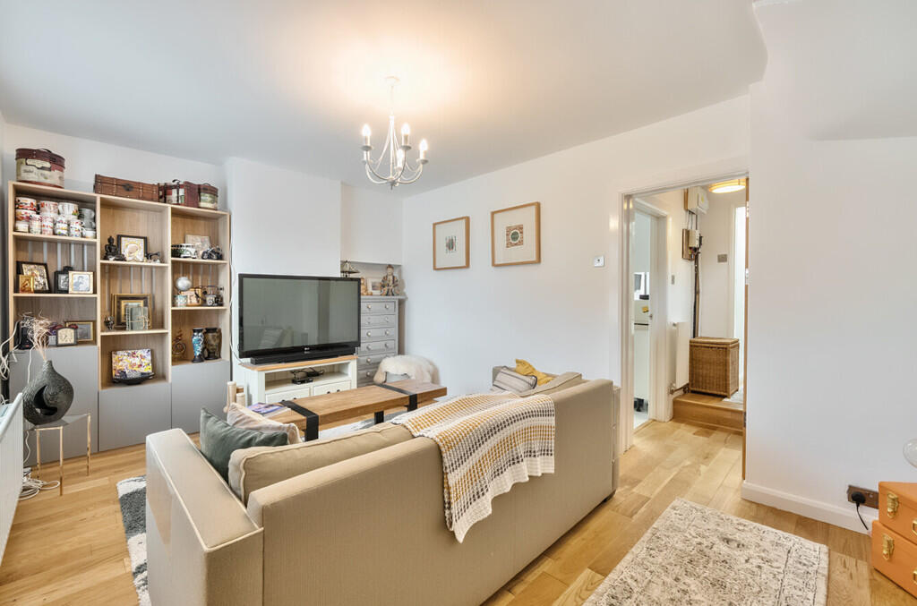 1313353-8-685a789...