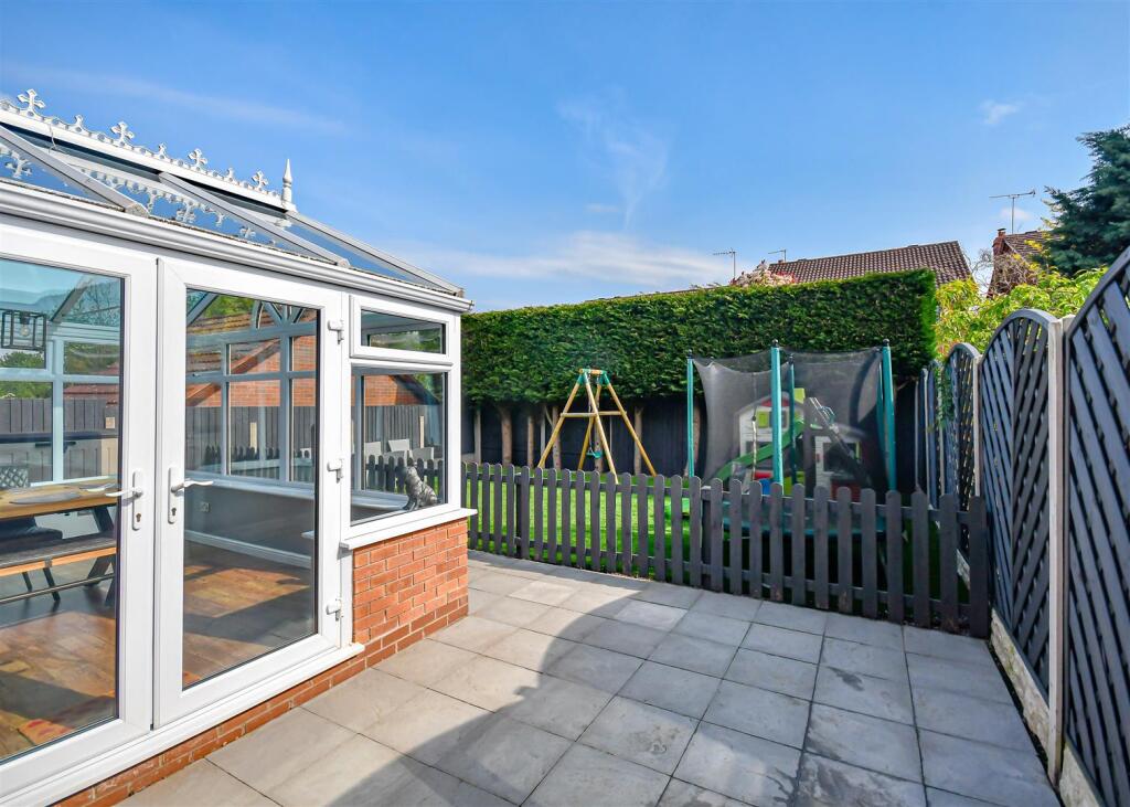 11 Penleigh Gardens-External (3).jpg