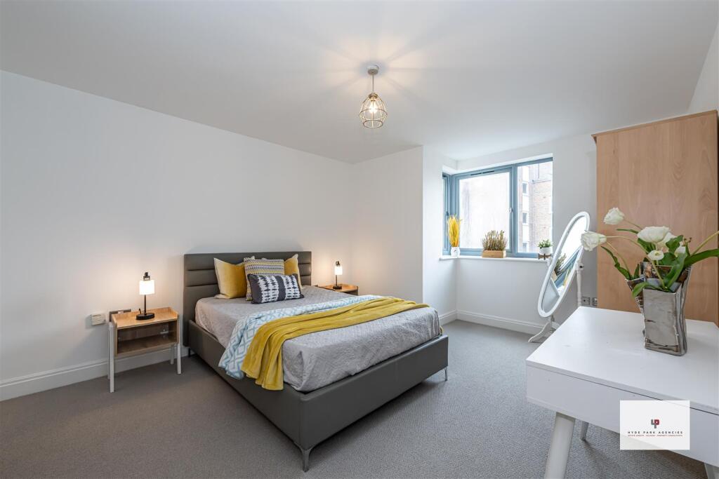 Regents Park Road 10@208-014 HR - HPA.jpg